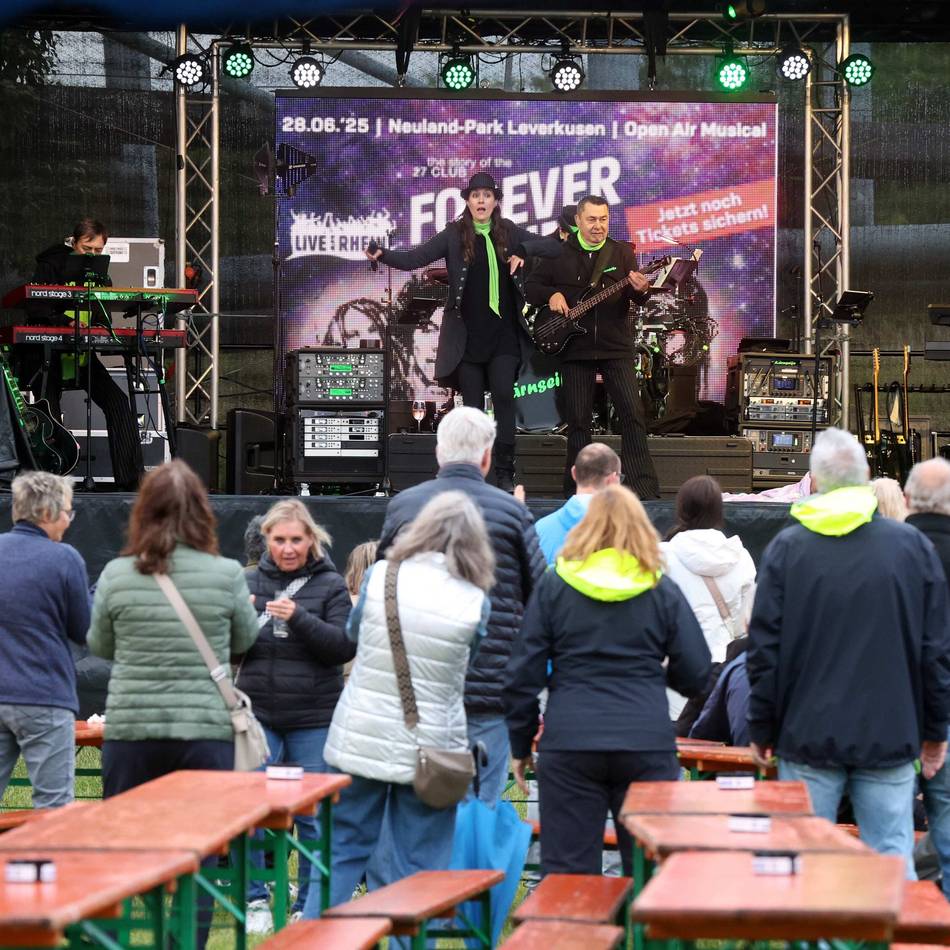 Musikevent in Neulandpark: Rockröhren und Regen bei „Live am Rhein“