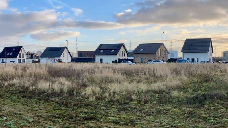 Gewinnwarnung von Liegenschaften und Vermessung Neuss: Bauträger-Interesse an Grundstücken „gleich null“