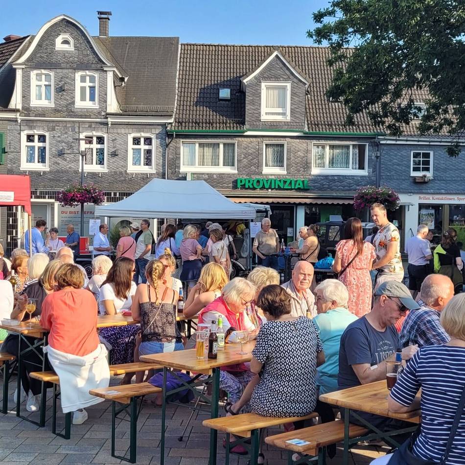 Treffpunkt in Radevormwald: Diese Leckereien gibt es beim Feierabendmarkt