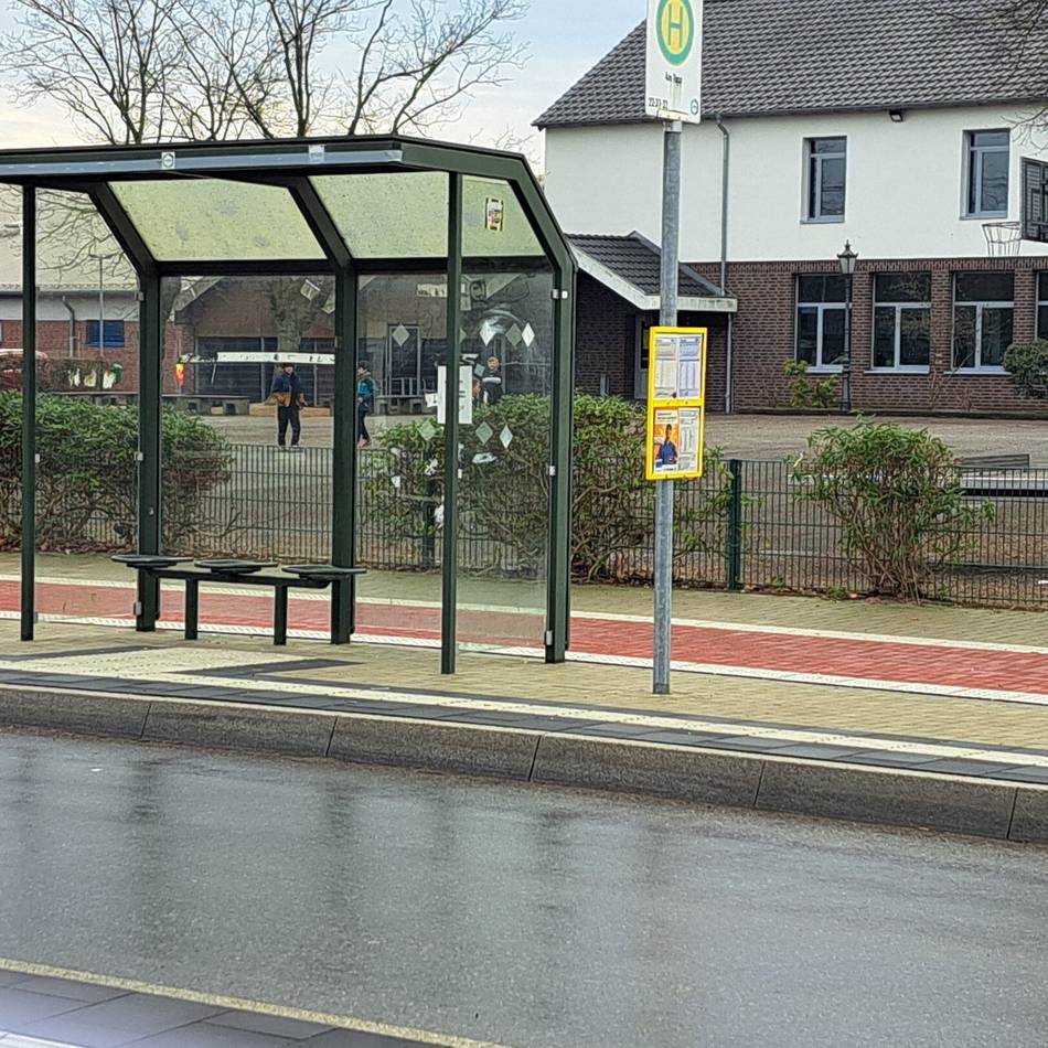 ÖPNV und Nahmobilität: Sechs weitere Haltestellen in Issum und Sevelen barrierefrei ausgebaut