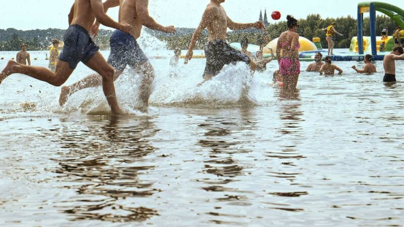 In den Sommerferien im Naturbad: Xantener Kinder und Jugendliche können kostenlos baden gehen