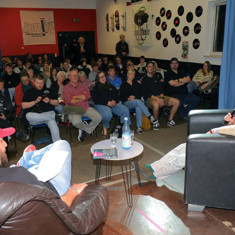 Podiumsdiskussion in Rheinberg: Nazi-Aussteiger diskutierte im Zuff