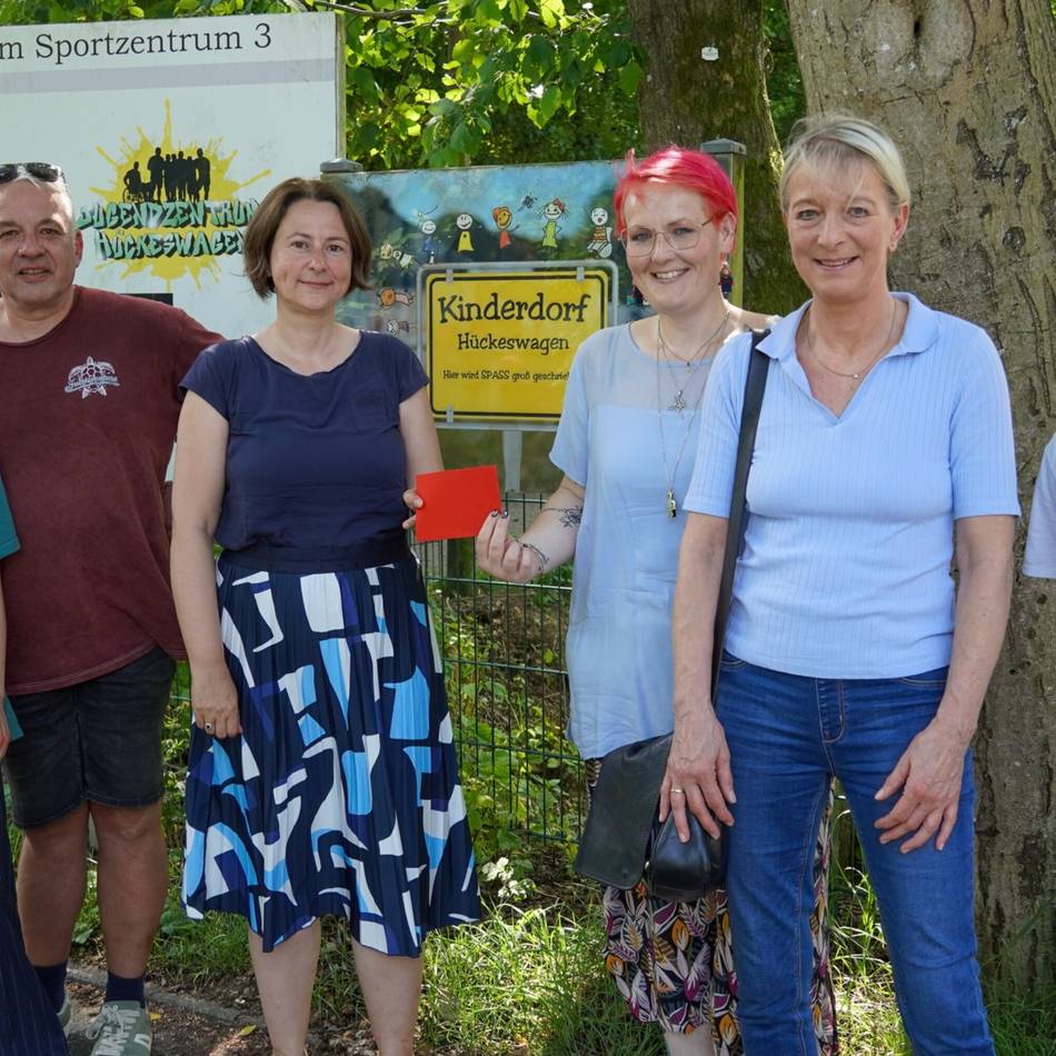 Sommerferien in Hückeswagen: Grüne und SPD spenden fürs Kinderdorf