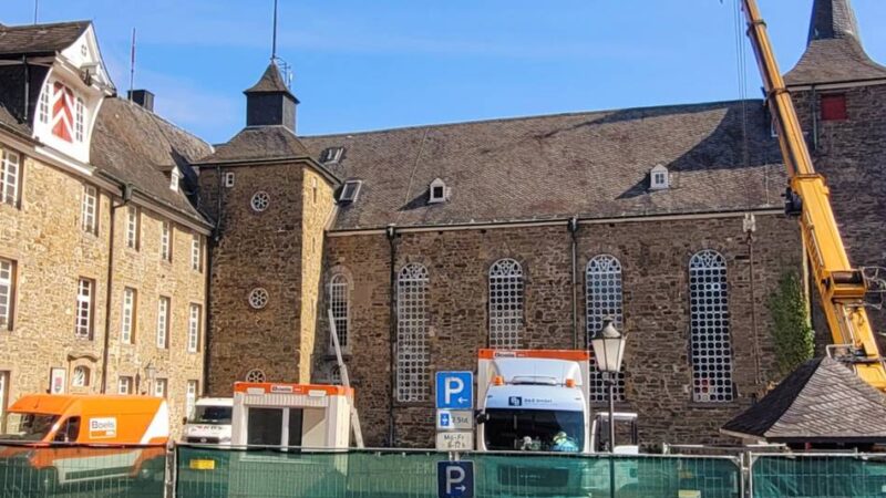 Stadtrat in Hückeswagen: Schadstoffsanierung am Schloss startet Montag