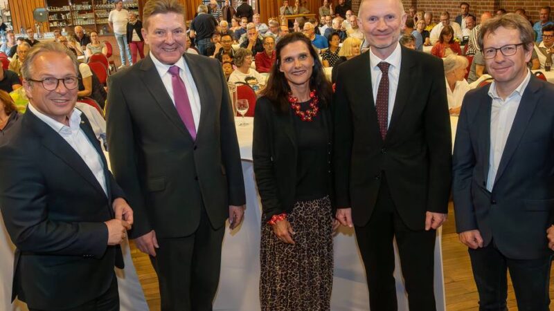 Gut besuchte Bürger-Info in Neuss: Ein Blick in die Zukunft von Grimlinghausen