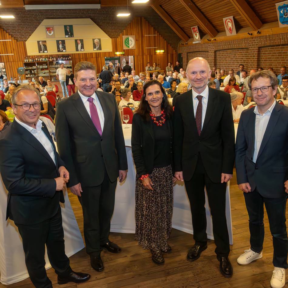 Gut besuchte Bürger-Info in Neuss: Ein Blick in die Zukunft von Grimlinghausen