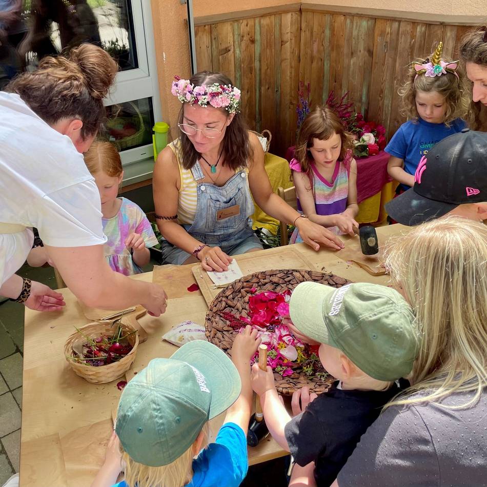 Sommerfest in der Waldorfkindertagesstätte Hückeswagen: Sommerzauber bei der beliebten Zwergenbande