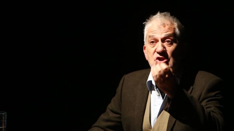 Kultur in Mönchengladbach: Ilja Richter liest im Kolumbarium aus seinem Buch