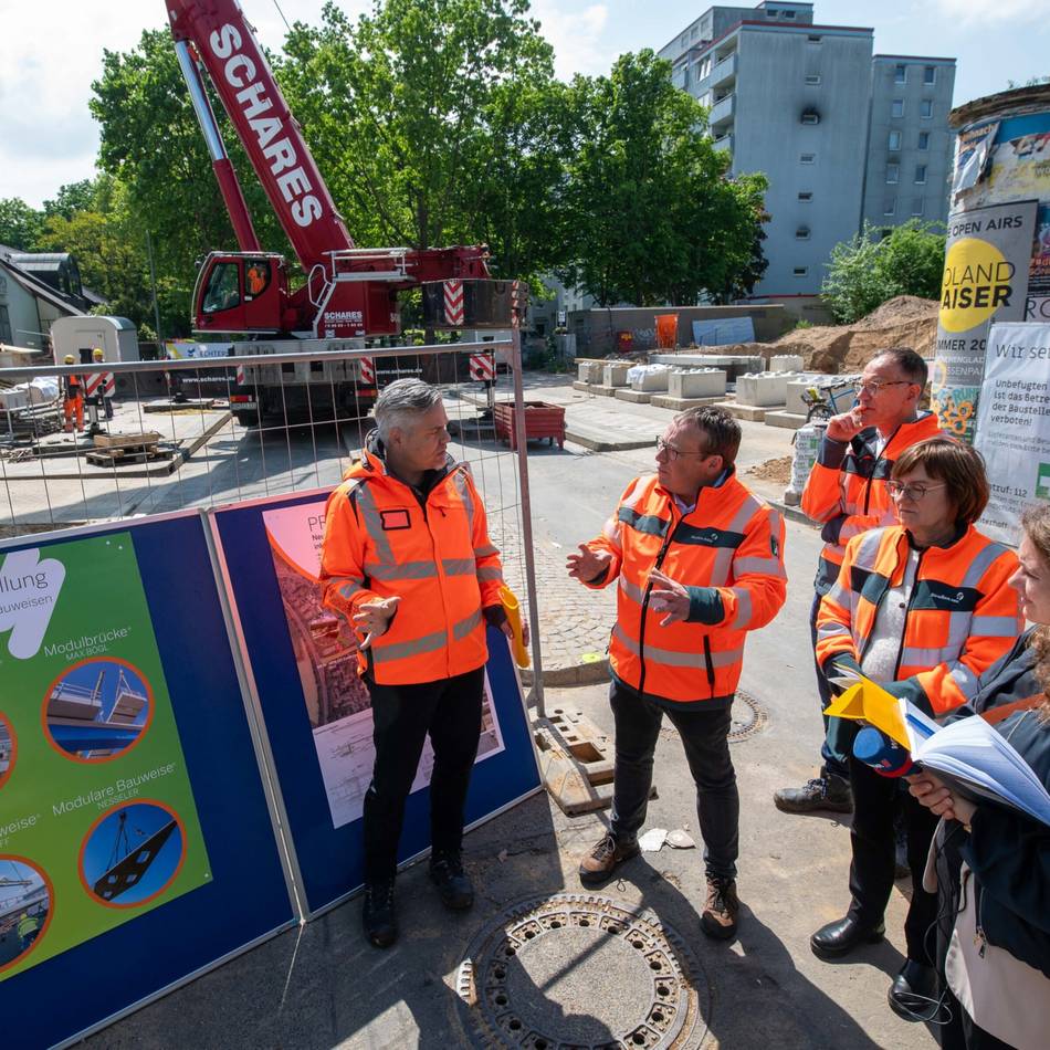 Brückenbau in Neuss-Erfttal: Spektakulärer Bauschritt an der Euskirchener Straße