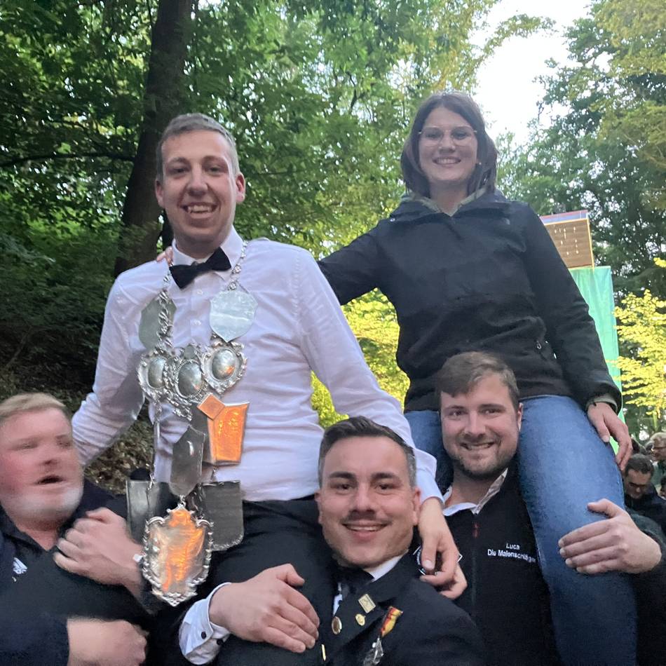 Schützenfest in Alpen: Stefan Funke regiert die Junggesellen