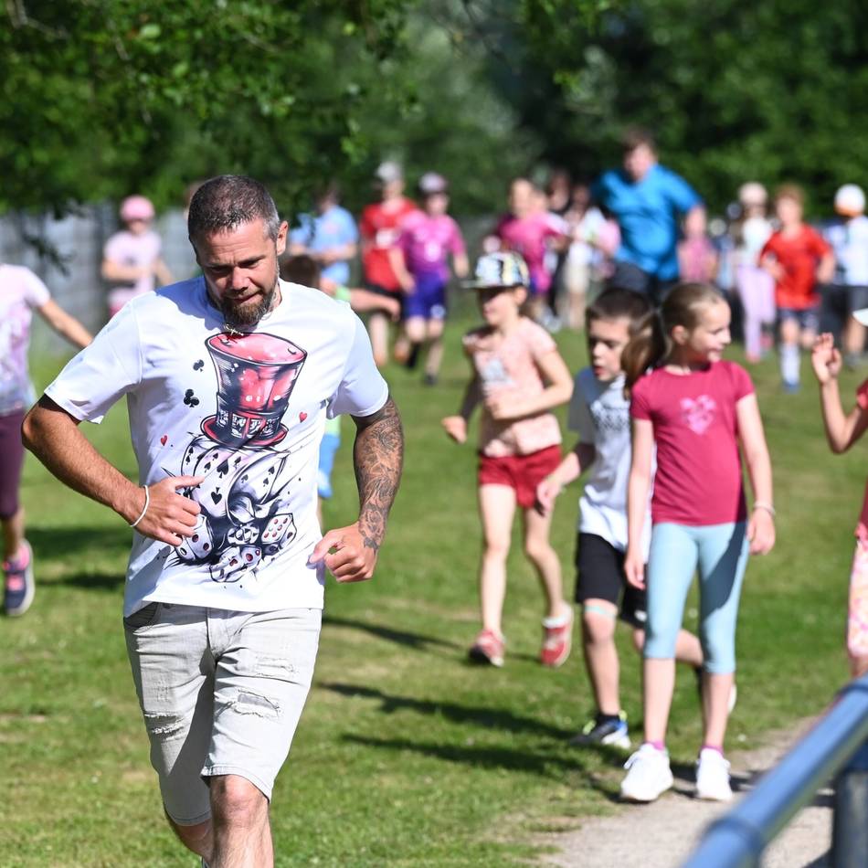 Grundschulverband Bergerhof-Wupper in Radevormwald: Bewegte Projektwoche endet mit Sponsorenlauf