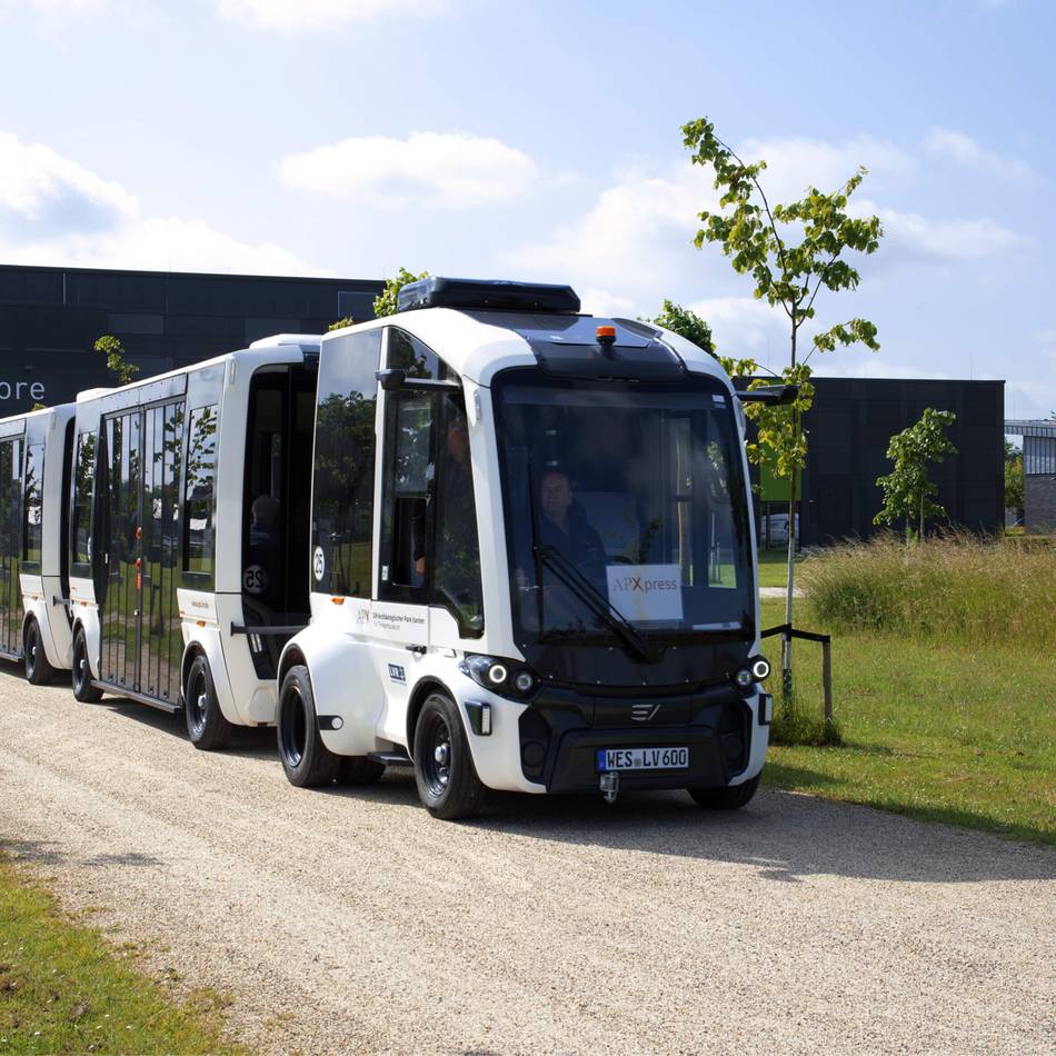 Um Besuch des großen Geländes zu erleichtern: APX testet Elektrobahn für Besucher
