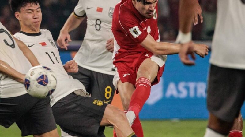 Borussia-Zugang wieder verletzt: Kevin Diks geht früh vom Platz und mit Indonesien unter