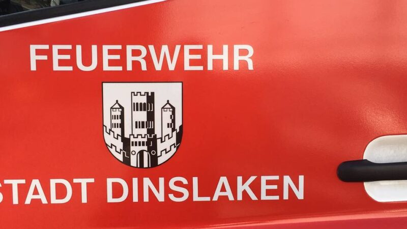 Bei Einsatz in Dinslaken: Anwohner bittet Feuerwehr, seine Einfahrt freizuhalten