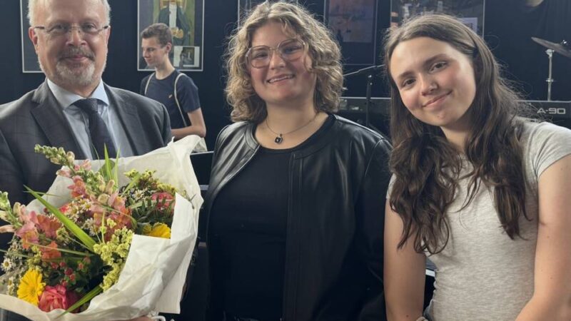 Gymnasium Marienberg in Neuss: Schülerinnen gewinnen Fremdsprachen-Wettbewerb
