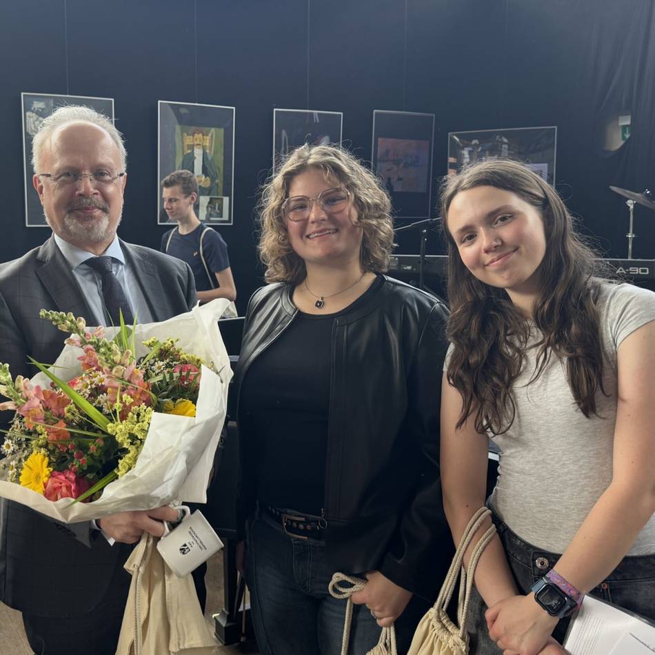 Gymnasium Marienberg in Neuss: Schülerinnen gewinnen Fremdsprachen-Wettbewerb