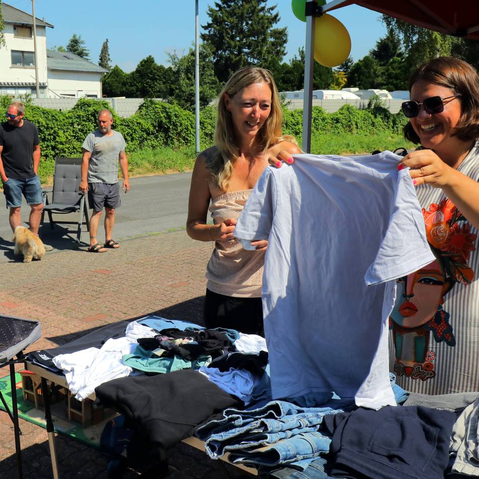 Stöbern in Orsoy und Orsoyerberg: Erster Garagen- und Hoftrödel kam gut an