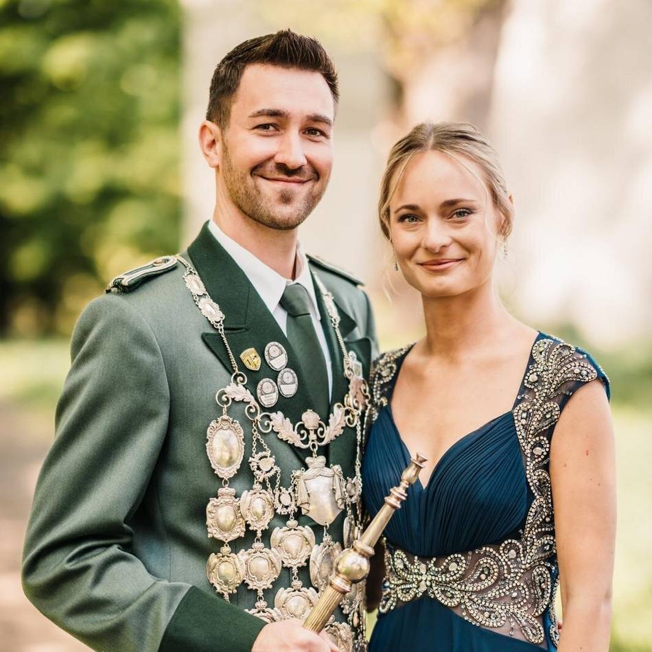 Brauchtum in Rommerskirchen: Ramrath-Villau feiert mit König Sebastian und Königin Sarah