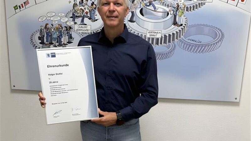 Bergische Industrie- und Handelskammer: Klingelnberg für 25 Jahre ehrenamtliche Tätigkeit geehrt