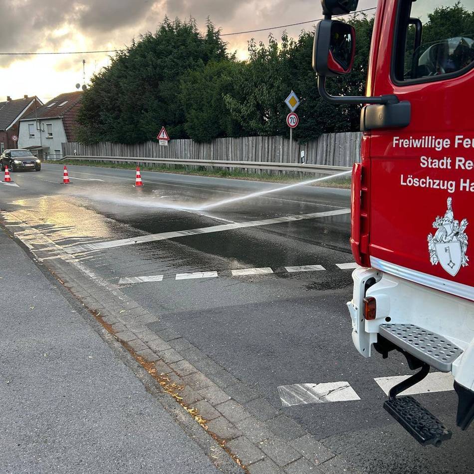 Einsatz von Groin bis Wittenhorst: Kilometerlange Gülle-Spur hält Feuerwehr auf Trab