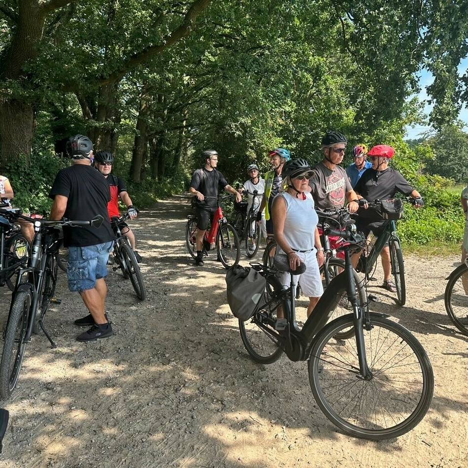 ADFC Langenfeld/Monheim: Die „Tour des Monats“ führt zum historischen Stadtkern nach Neuss