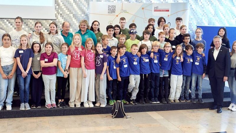 „Future Food“ trifft Technik in Neuss: Schüler aus dem Kreis punkten beim Roboterwettbewerb