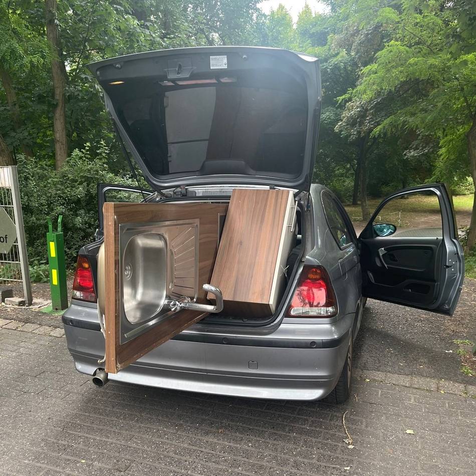 Verkehrskontrolle in Duisburg: BMW-Fahrer findet das prima – Polizei meldet Bedenken an