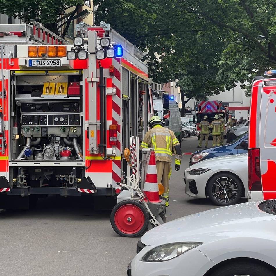 Feuerwehr-Einsatz in Pempelfort: Düsseldorfer Wohnhaus wegen Kohlenmonoxid-Austritts evakuiert