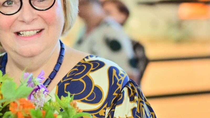 Gesamtschule in Krefeld: Schulleiterin Birgit Oelmüllers-Hoff verabschiedet