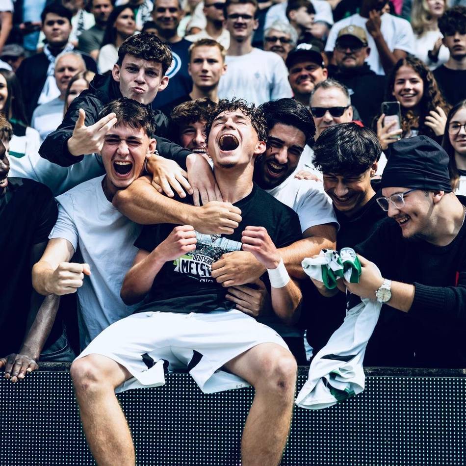 Gelderner bald Profifußballer?: Mika van Lipzig gelingt mit Borussia Mönchengladbach das Meisterstück