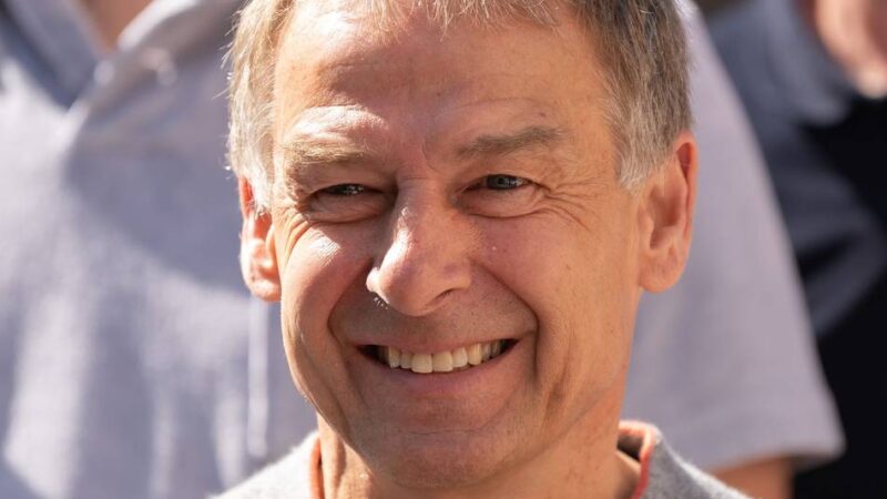 Club-WM: Klinsmann über Müller-Zukunft: „Vielleicht bleibt er da“