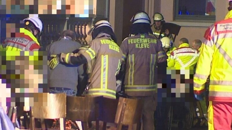 Verletzte nach Feuer in Klever Pflegeheim: „Wir haben Bewohner auf ihren Matratzen herausgetragen“