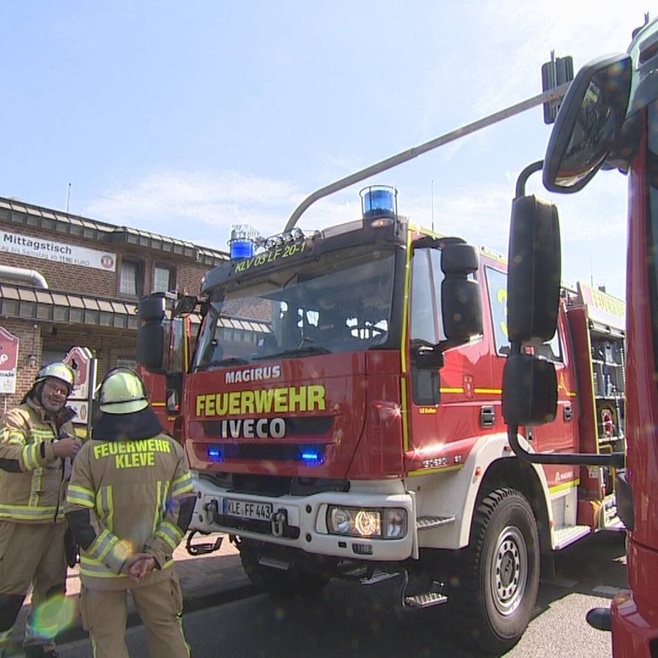 Restaurant El Poncho: Drei Verletzte bei Steakhaus-Brand – Verkehrschaos auf Emmericher Straße