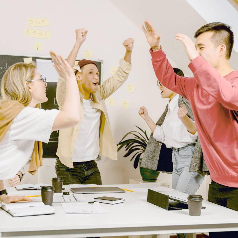 Kartenspiel in Rheinberg: Stadtbibliothek lädt zum Skyjo-Spieleabend
