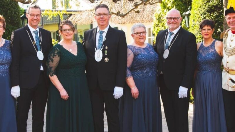 St.-Gertrudis Bruderschaft 1438 Dilkrath: Schützenfest mit Musik von Booster