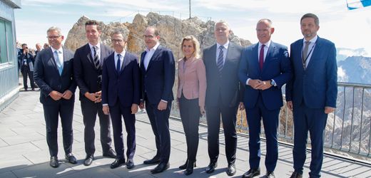 Migration: Alexander Dobrindt will schärfere Regeln in Europa