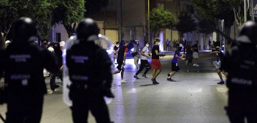 Spanien, Torre-Pacheco: Rechtsextremen greifen Migranten an, Lage eskaliert