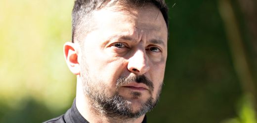Ukraine: Selenskyj erwartet Hunderttausende neue Drohnen – Abkommen mit Dänemark und USA