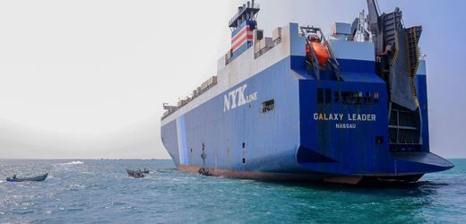 Jemen: Schiff im Roten Meer beschossen – Verdacht auf Angriff der Huthis