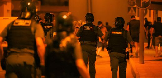 Spanien: Zusammenstöße zwischen Rechtsextremen und Migranten