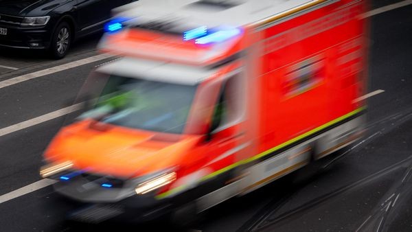 Velbert: Junge läuft einfach über Straße – Schwer verletzt