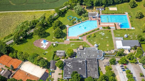 Einbruch ins Heljens-Bad: Täter stehlen den ganzen Tresor