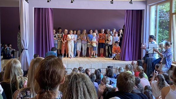 6000 Schrauben für viel Ruhe: OGS in Velbert hat neue Räume