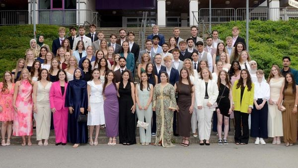 76-facher Abitur-Jubel an der Gesamtschule Velbert-Mitte