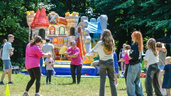Familienfest im Kletterpark: Spaß und Abenteuer für Kinder