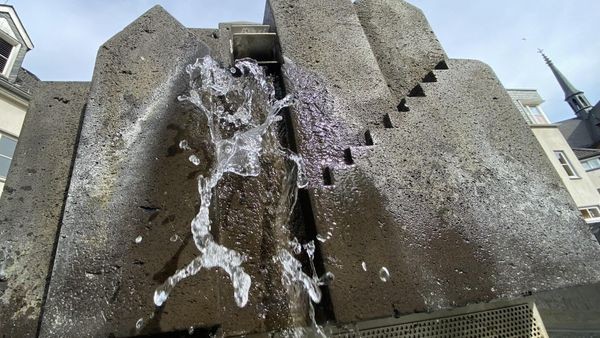 „Wasser Marsch“ in Velbert: Endlich Abkühlung auf dem Platz