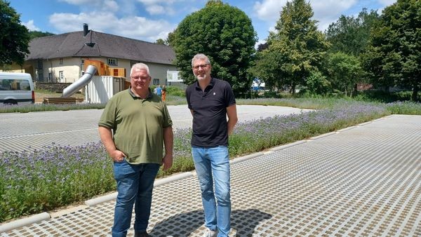 Nach Neubau: Freie Fahrt auf Velberts grünstem Parkplatz