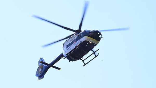 Bewaffneter Überfall: Drei Täter in Velbert auf der Flucht