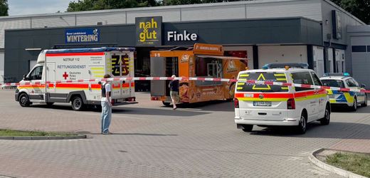 Geeste, Niedersachsen: Mann vor Supermarkt im Emsland lebensgefährlich verletzt