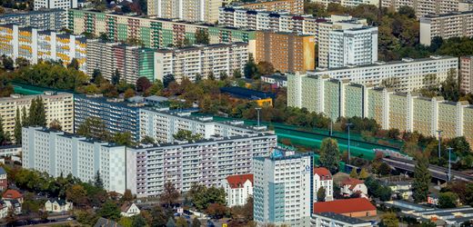 Magdeburg: Mann fährt Kleinkind an – Rassismus als Motiv?